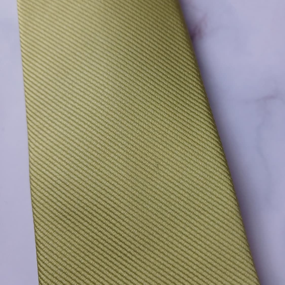 MCM 실크 연두 솔리드 넥타이 8cm A등급 A19377
 상품이미지8