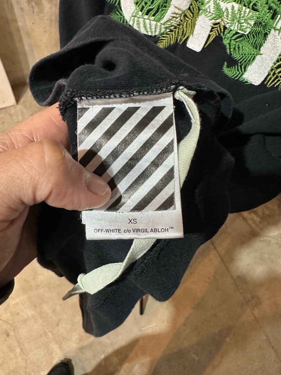 오프화이트 페르 자수 반팔 티셔츠 (버질컬렉션) 상품이미지4