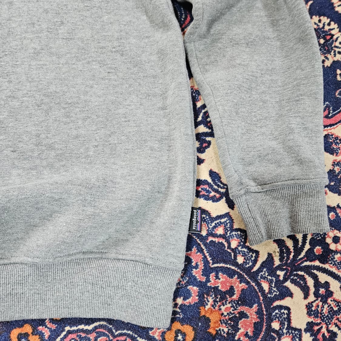 파타고니아 시그니쳐 그레이 맨투맨 L size 상품이미지4