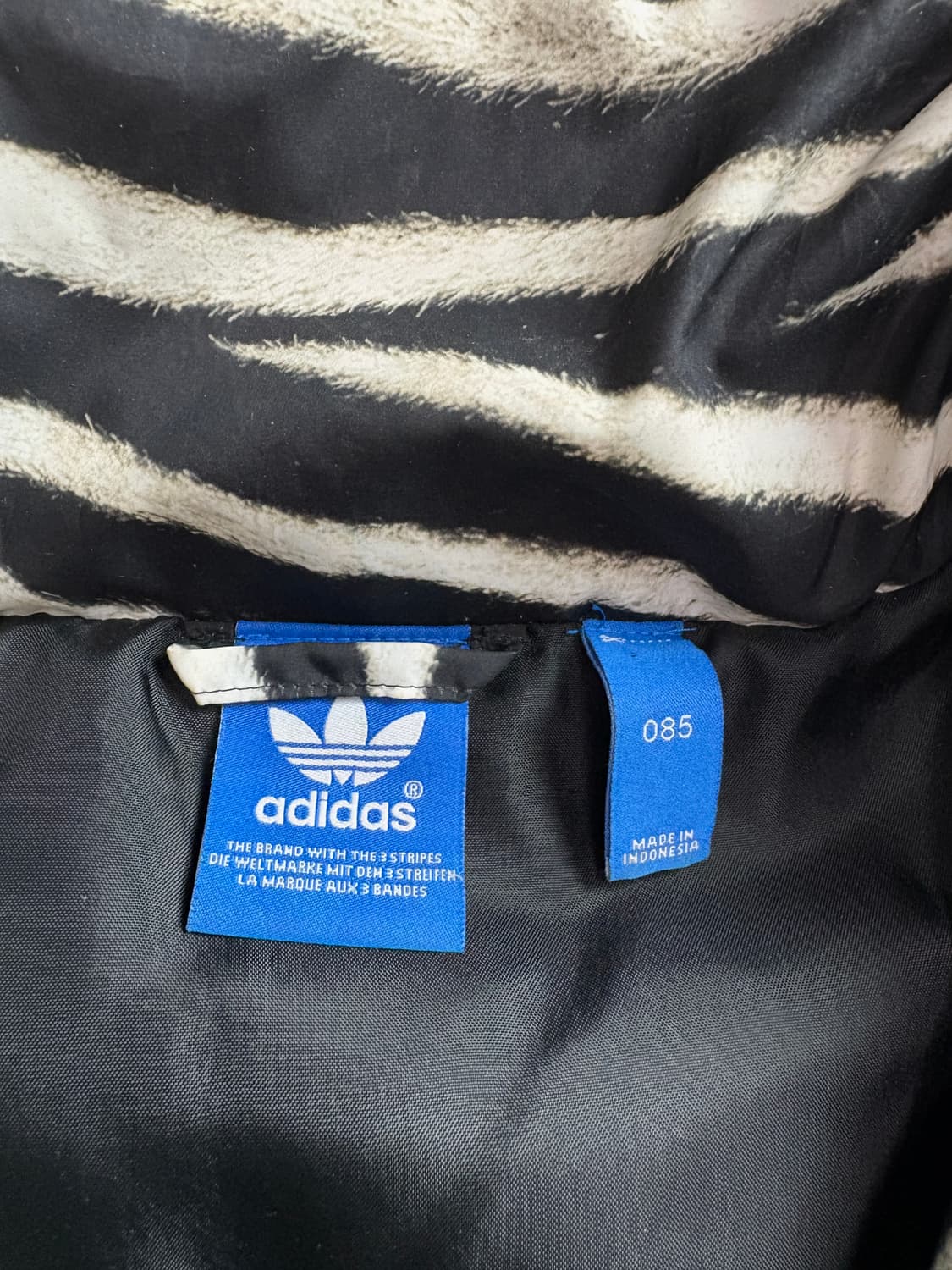 아디다스 지브라 패턴 트레포일 패딩 조끼 2898 상품이미지4