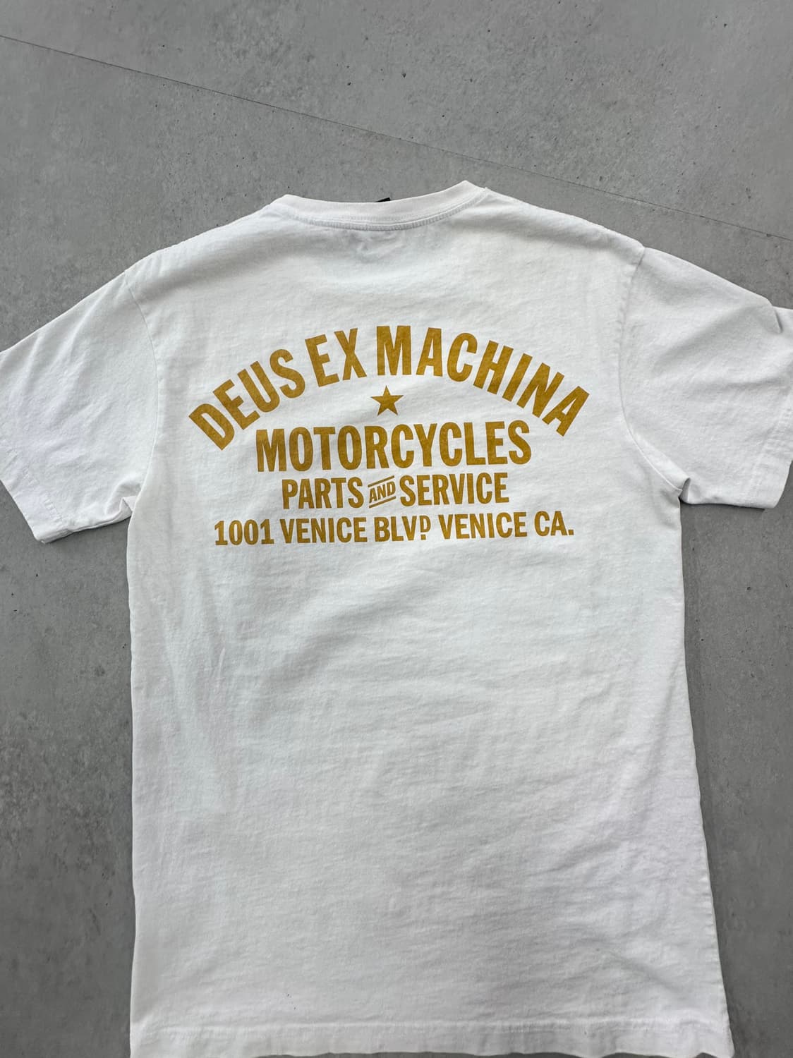 데우스 엑스 마키나 반팔 상품이미지3