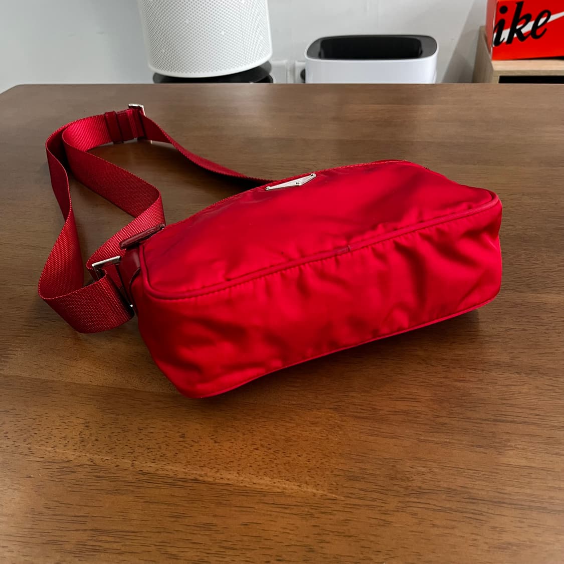 프라다 나일론 크로스백 상품이미지4