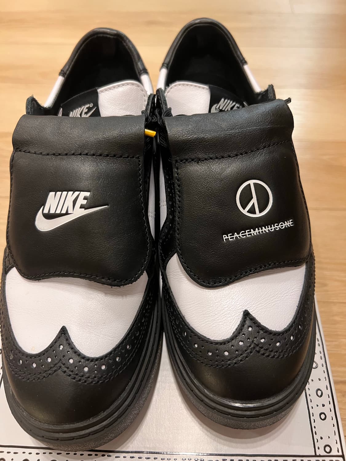 나이키 피스마이너스원 권도1 블랙 판매합니다 상품이미지1