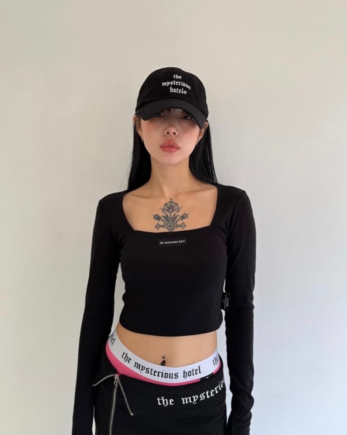 더미스테리어스호텔 스퀘어 베이직 탑 상품이미지1