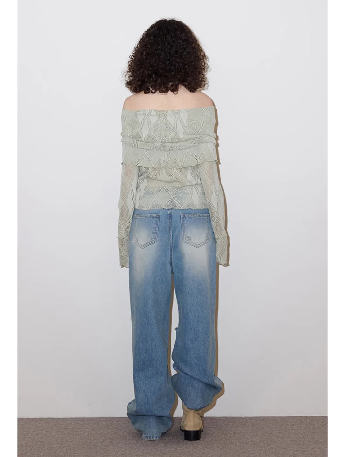 폴리수엠 ARGYLE LACE OFF-SHOULDER SWEATER (M 상품이미지4