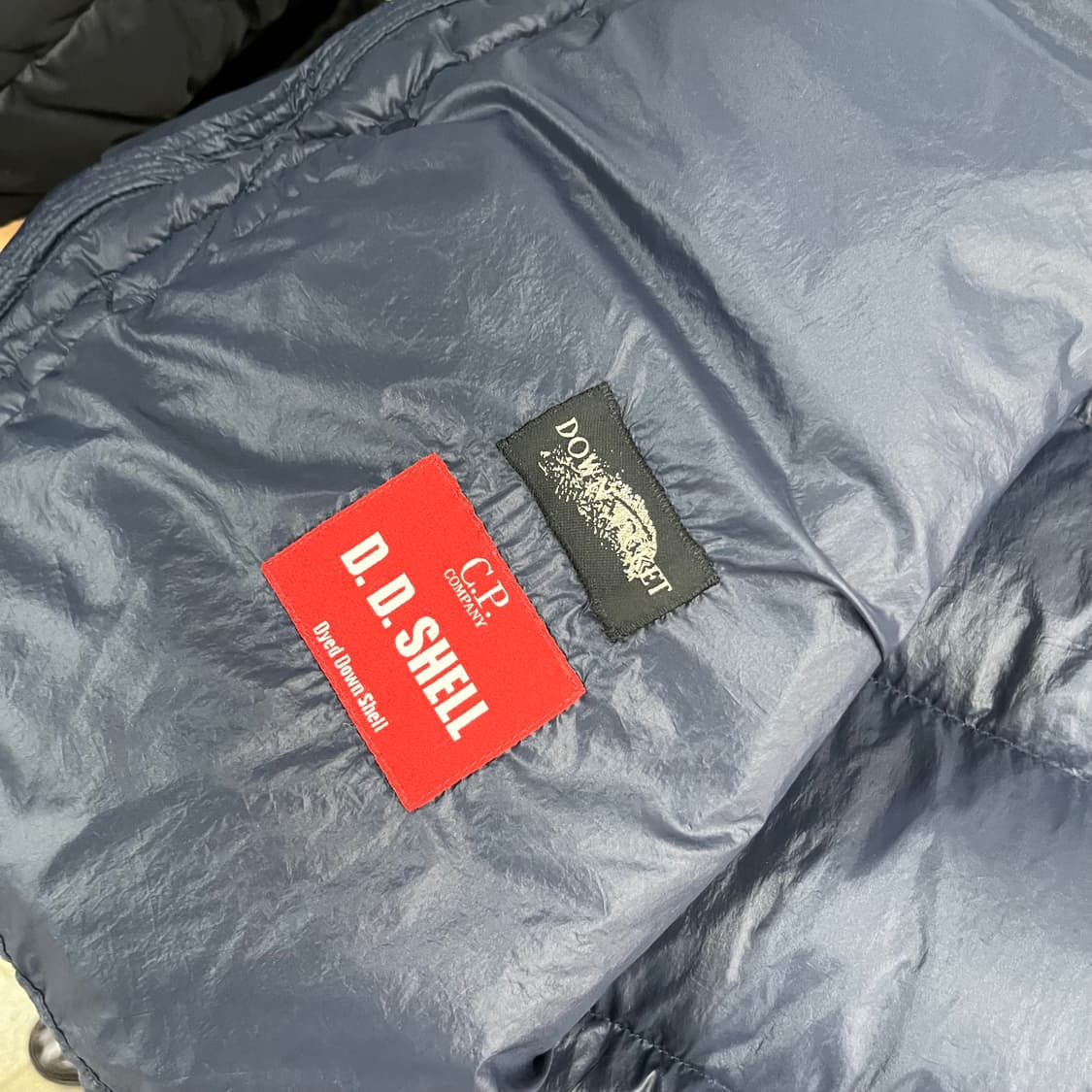 Cp컴퍼니 DD쉘 고글후드 패딩점퍼 52 상품이미지7