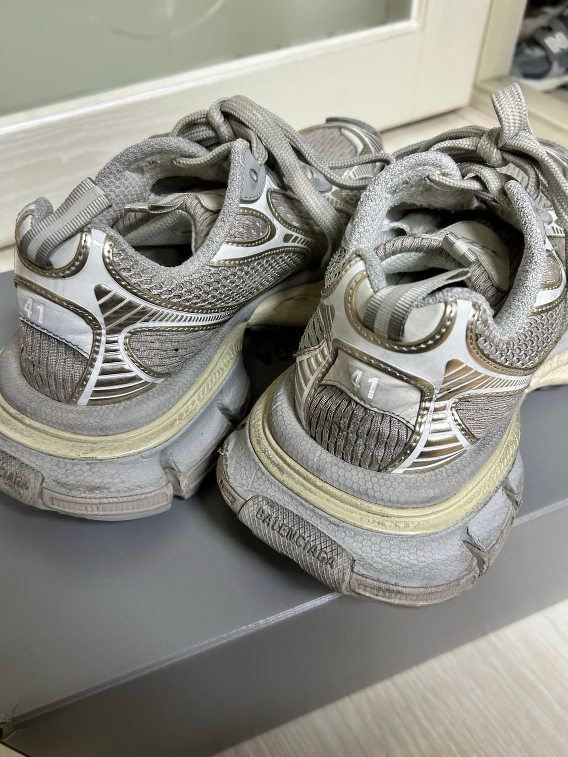 발렌시아가 3xl 에그쉘 상품이미지2