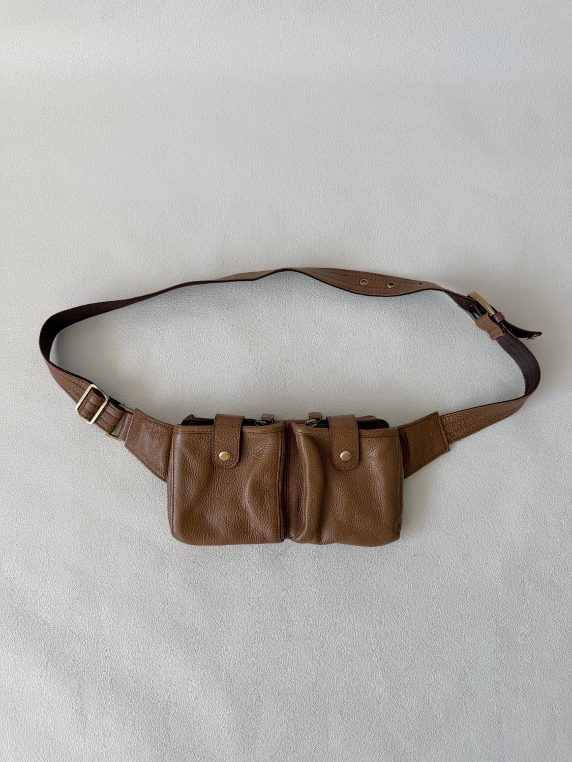 Pre owned 레더 힙색 보조가방 상품이미지1