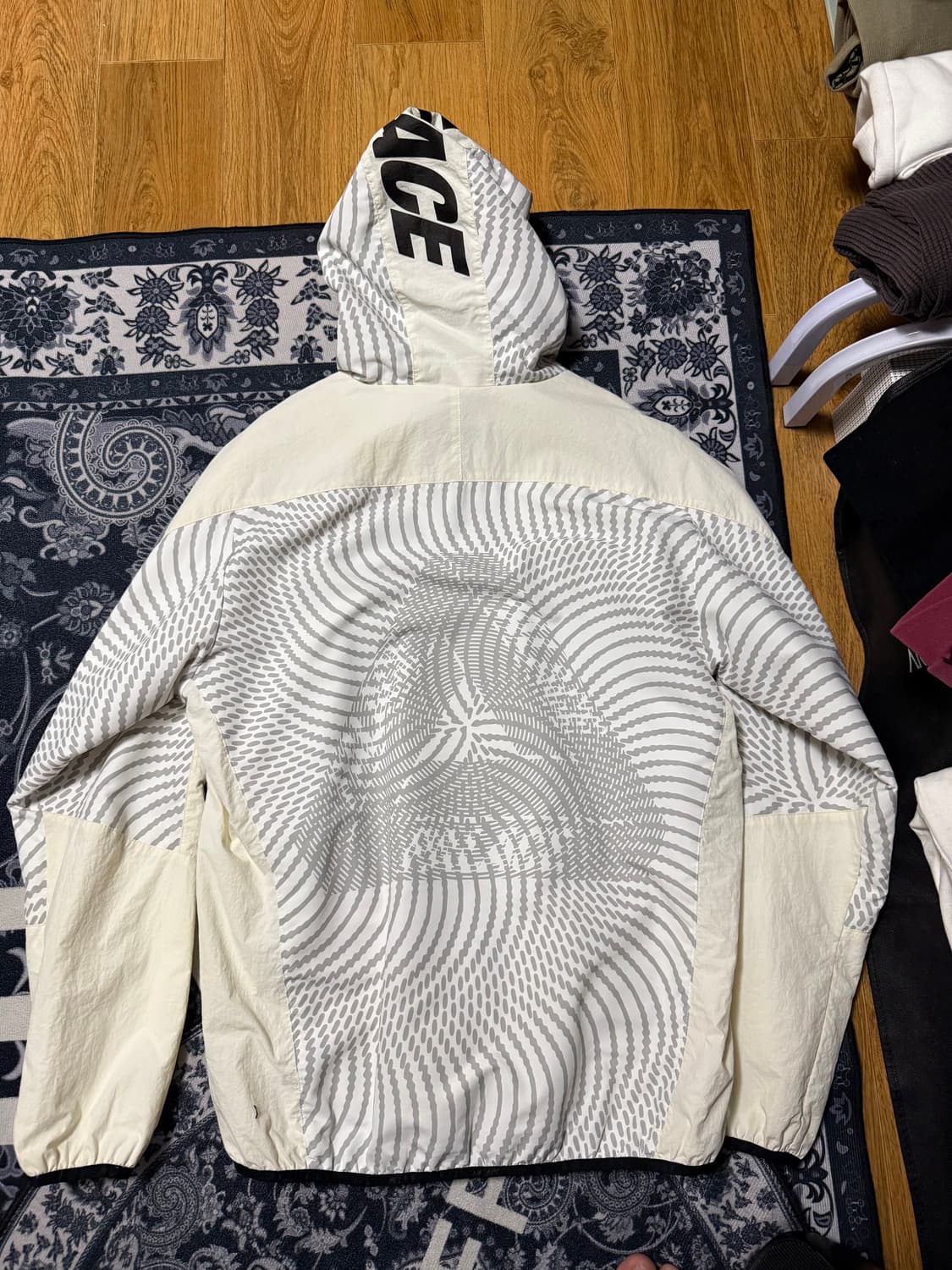 팔라스 18ss 스월 후드 자켓 L 상품이미지1