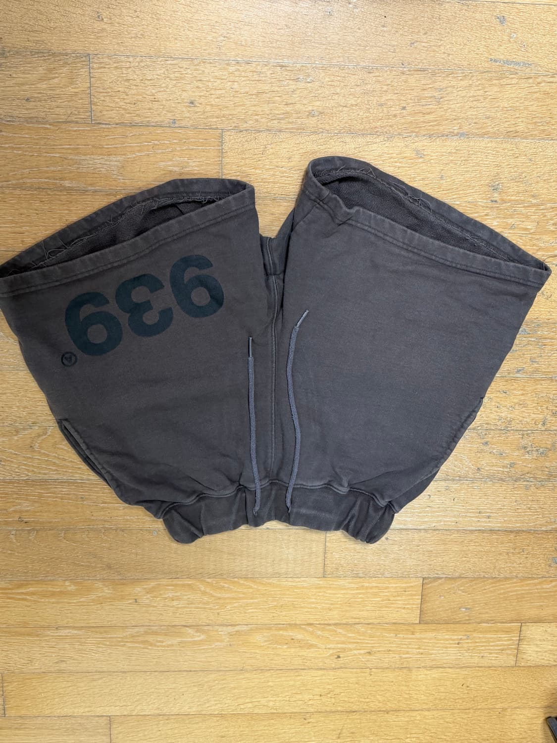 939 LOGO SWEAT SHORTS 상품이미지1