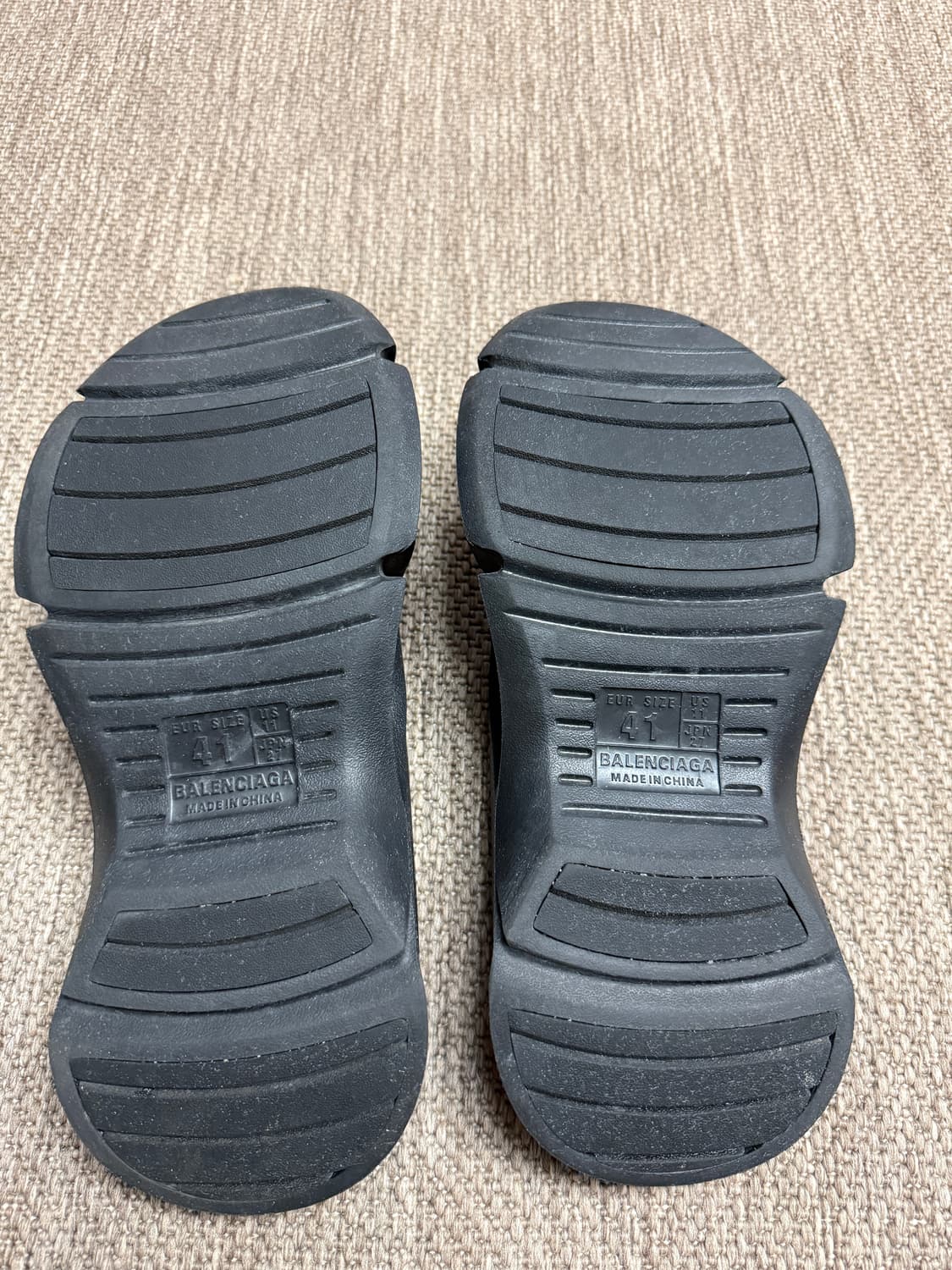 발렌시아가 러버 몰드 슬라이드 41사이즈 상품이미지2