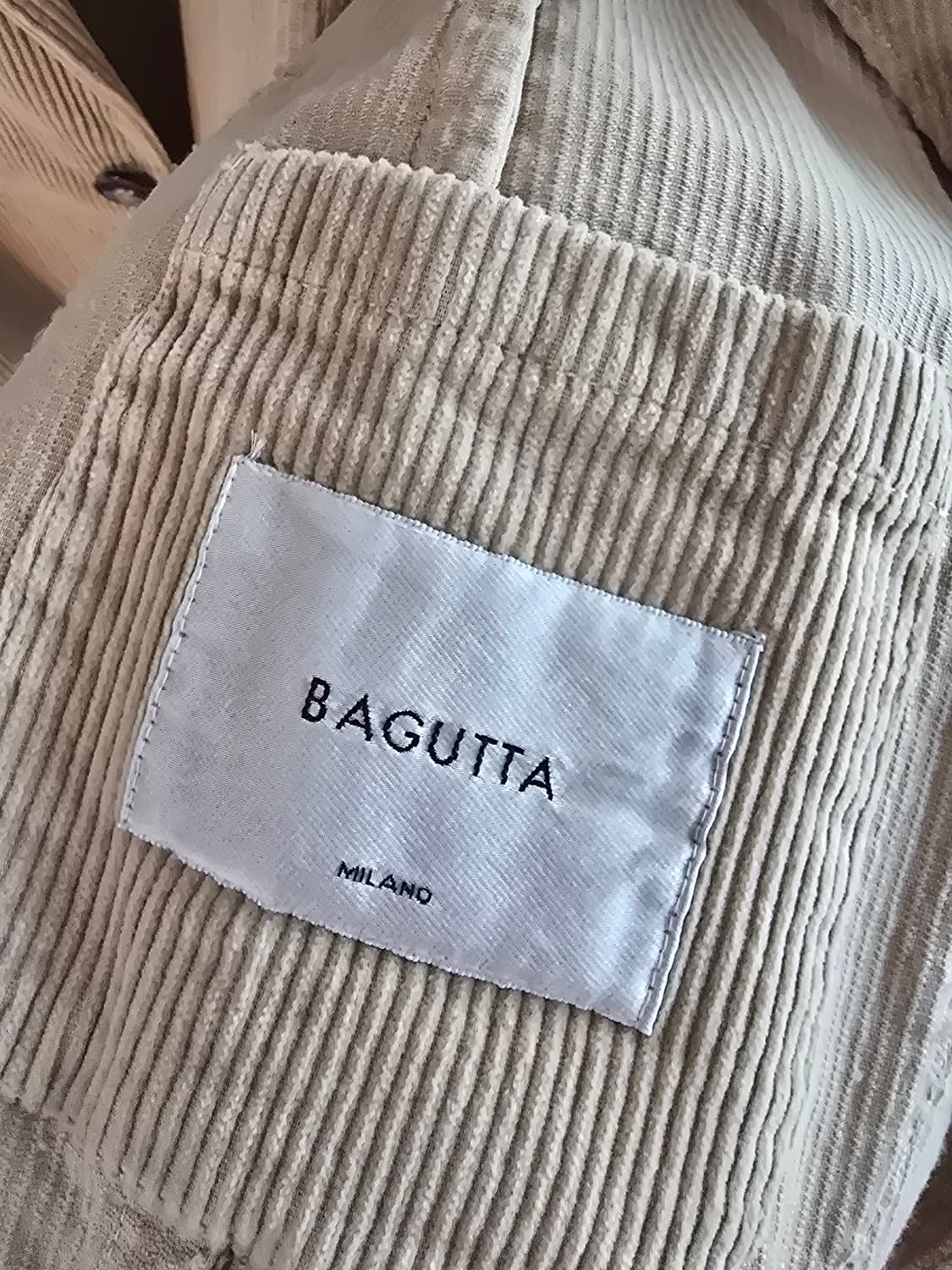 바구타 BAGUTTA 코듀로이 자켓 50사이즈입니다. 상품이미지7