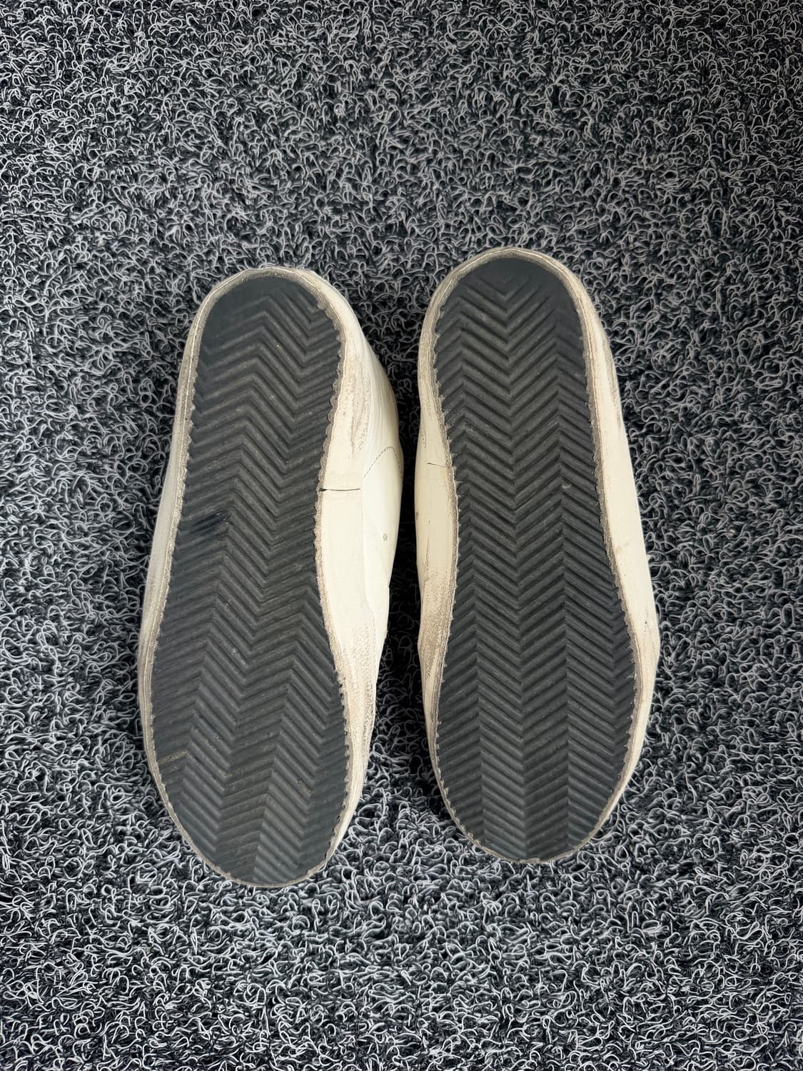 골든구스 슈퍼스타 스니커즈 (실버 글리터) 상품이미지3