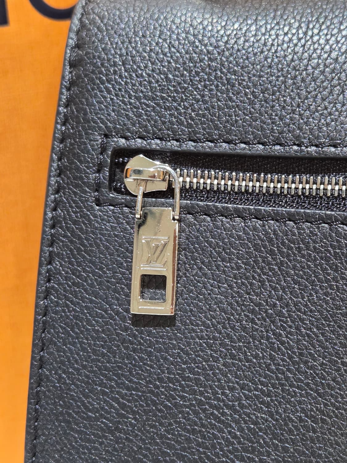 루이비통 마이락미 BB 카프스킨 체인백 상품이미지6