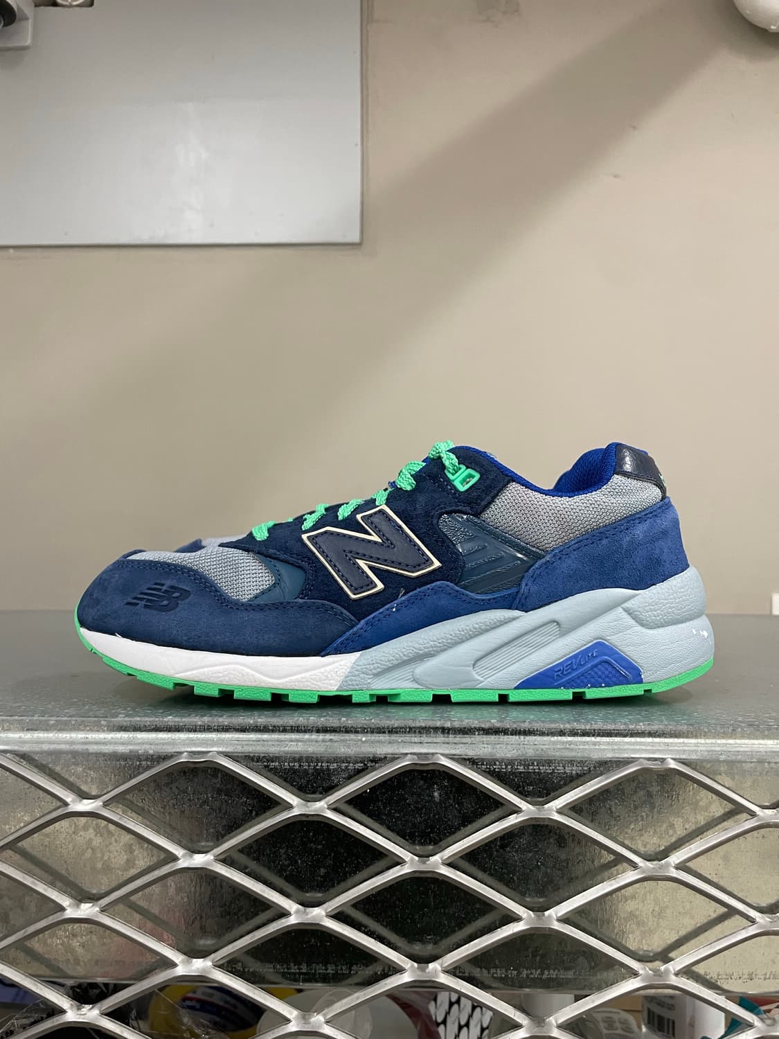 뉴발란스 580 블루 네이비 250 상품이미지1