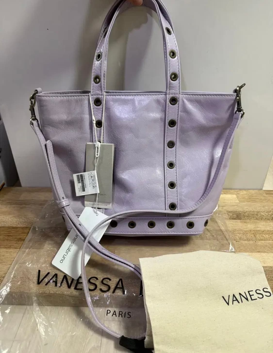 바네사브루노 [24SS]  퍼플 아일렛 장식 소가죽 S 카바스백 상품이미지1