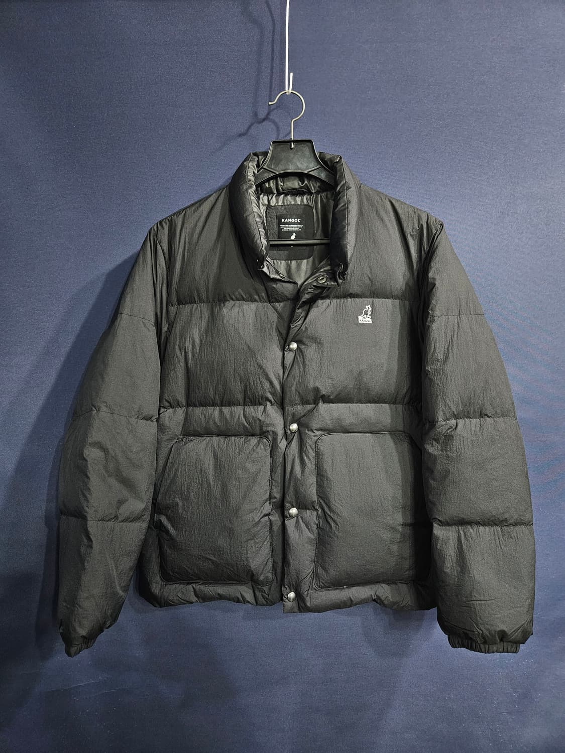 캉골 블랙컬러 남성 세미오버핏 95 덕다운 숏패딩  상품이미지1