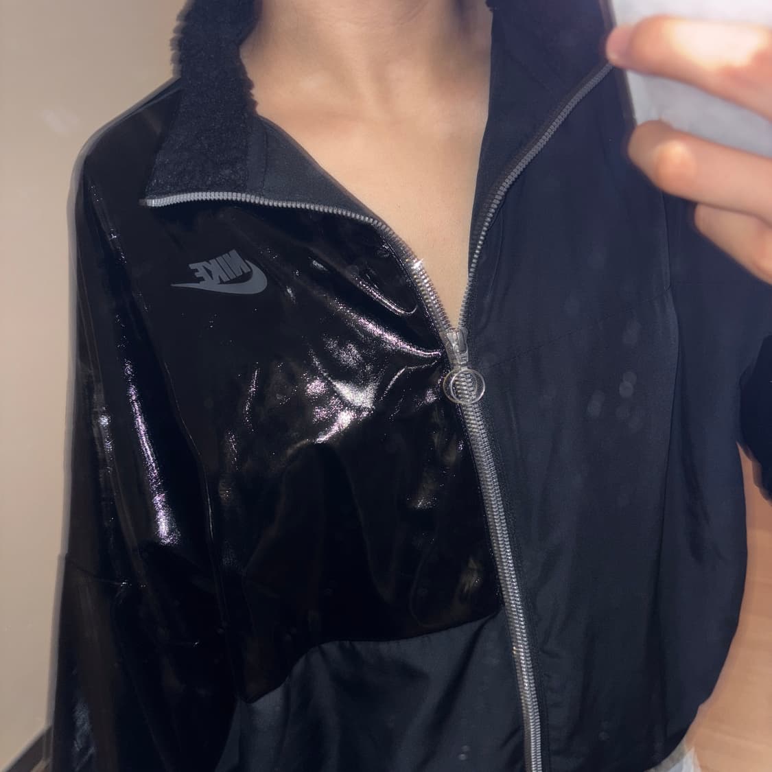 나이키 블랙 크롭 유광 레더 후리스 패딩 자켓 재킷 점퍼 상품이미지2