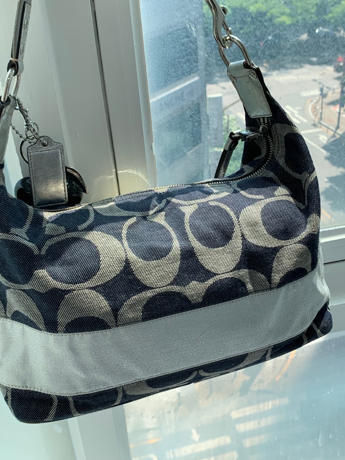 희귀🩶 Coach denim silver shoulder bag 상품이미지5