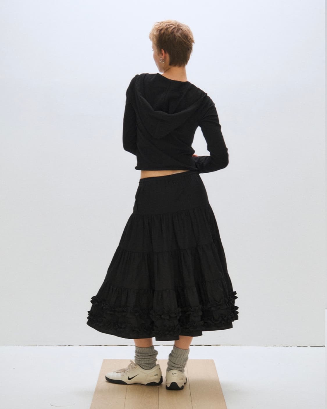 MIDDLE FRILL SKIRT, BLACK 상품이미지3