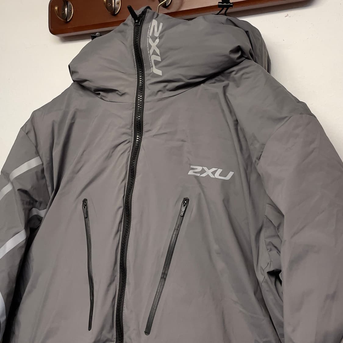 2XU 그레이 구스다운 퍼포먼스 패딩   상품이미지2