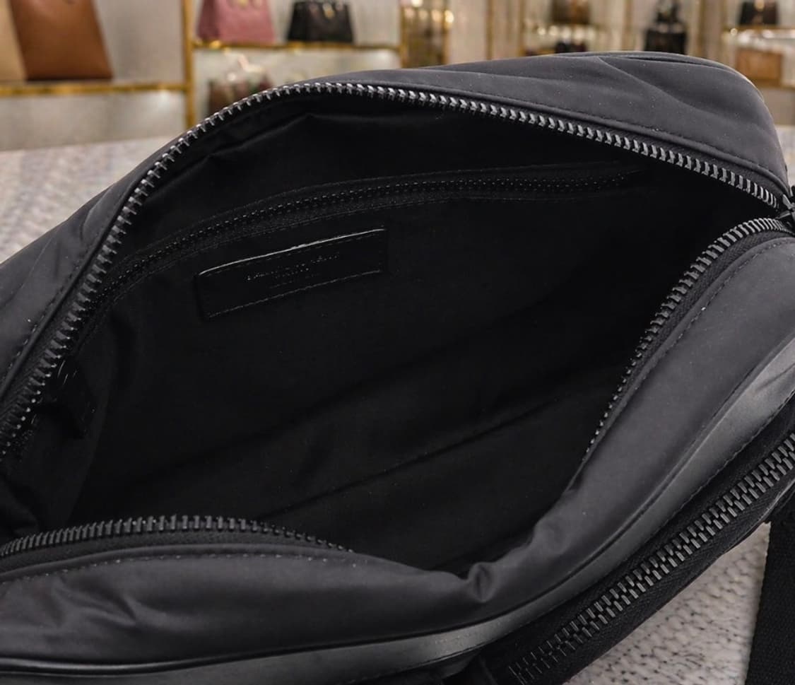 [A급] 생로랑 시티 포켓 크로스백 판매합니다!!! 상품이미지4