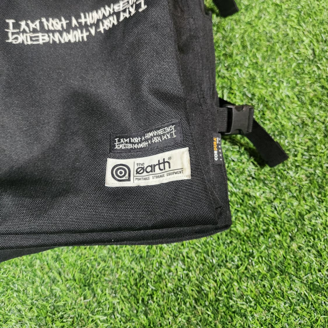 the earth 스트릿 백팩 | 그래피티 레터링 포인트 상품이미지2