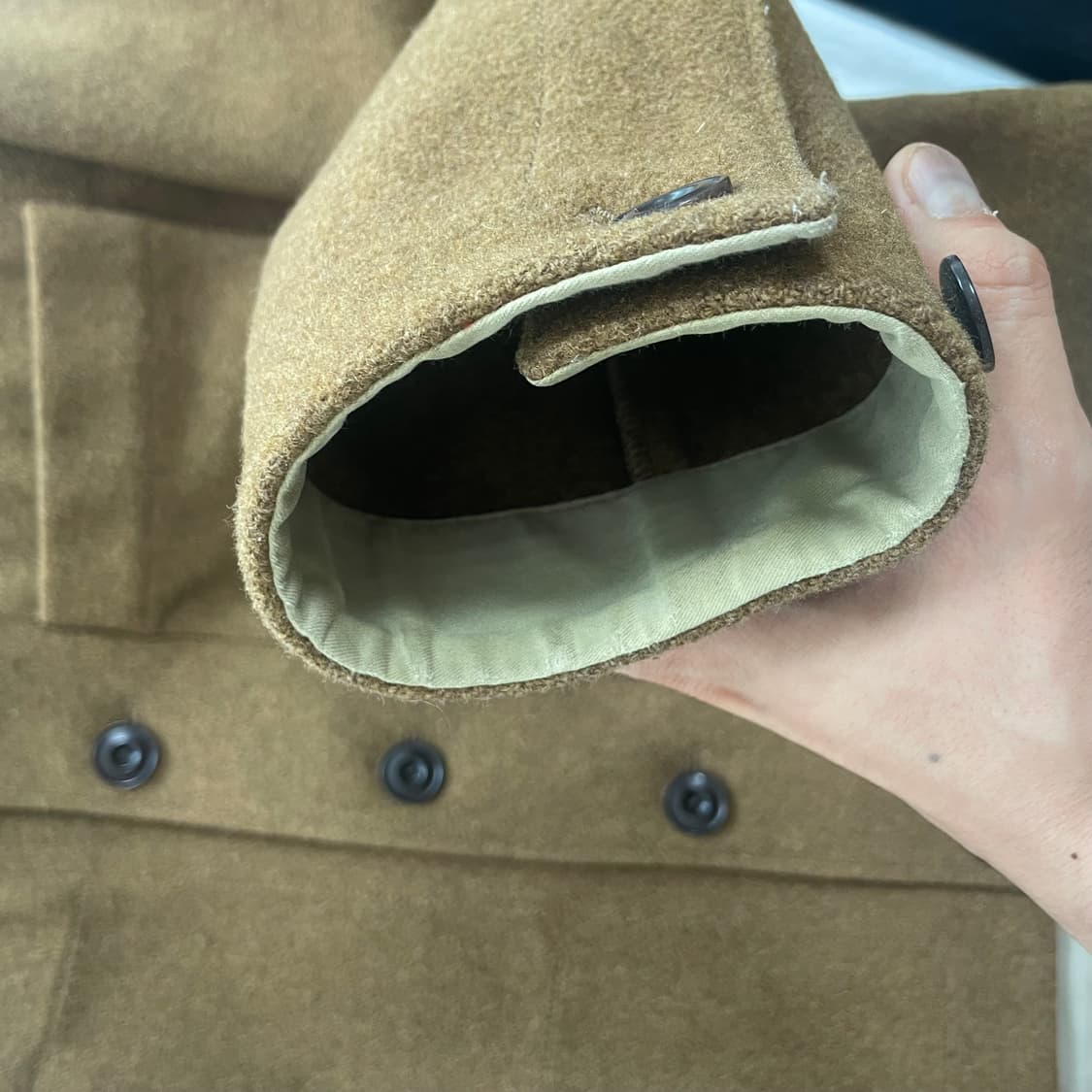 르메르 18FW 브이넥 라이너 꼬냑 48 상품이미지5