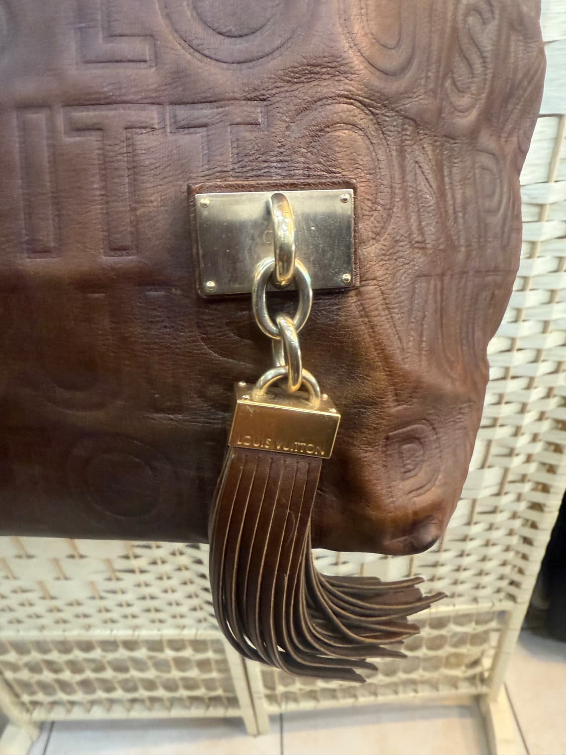 정품 루이비통 한정판 파리수플 위스퍼 토트백 팝니다 상품이미지2