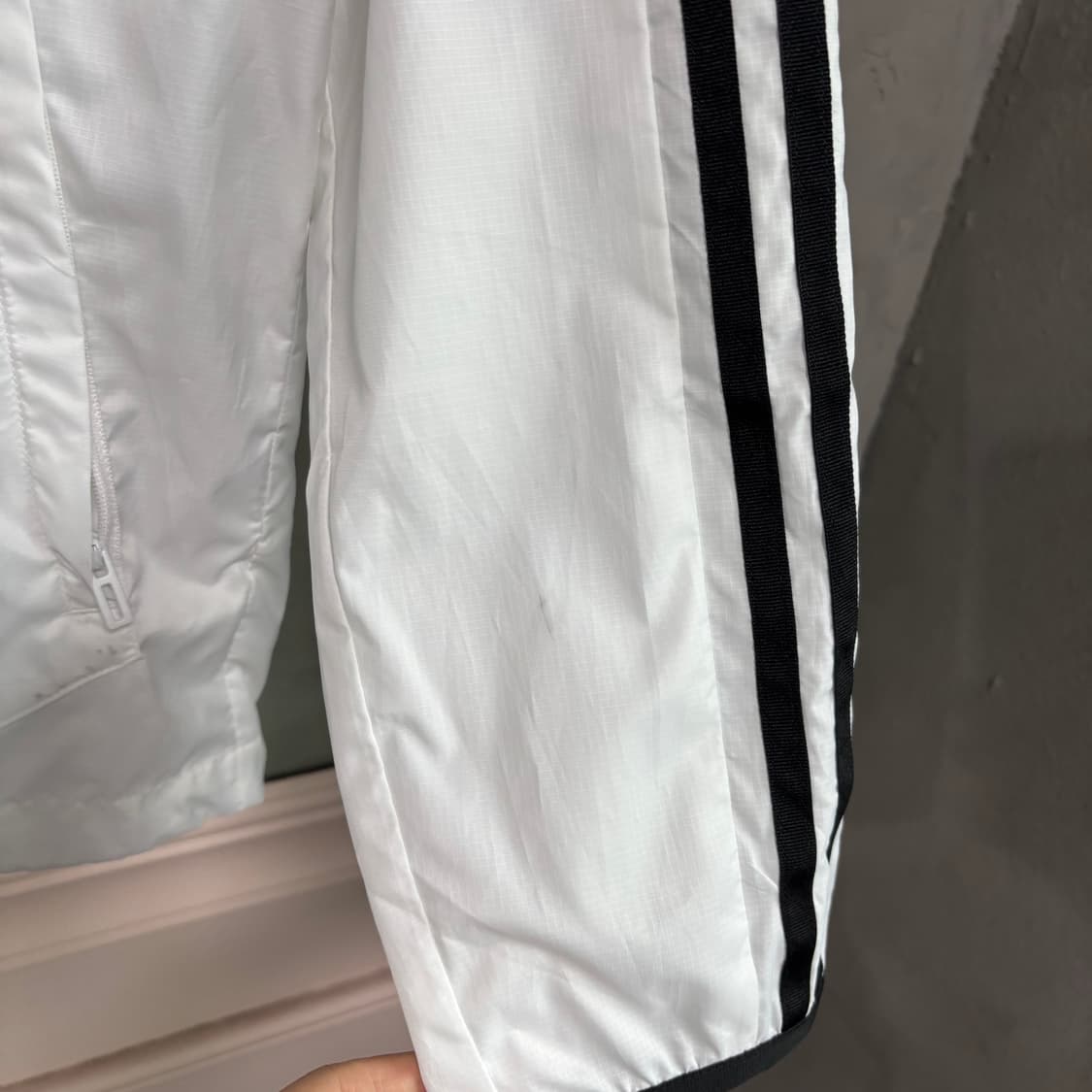 아디다스 화이트 바람막이 상품이미지4