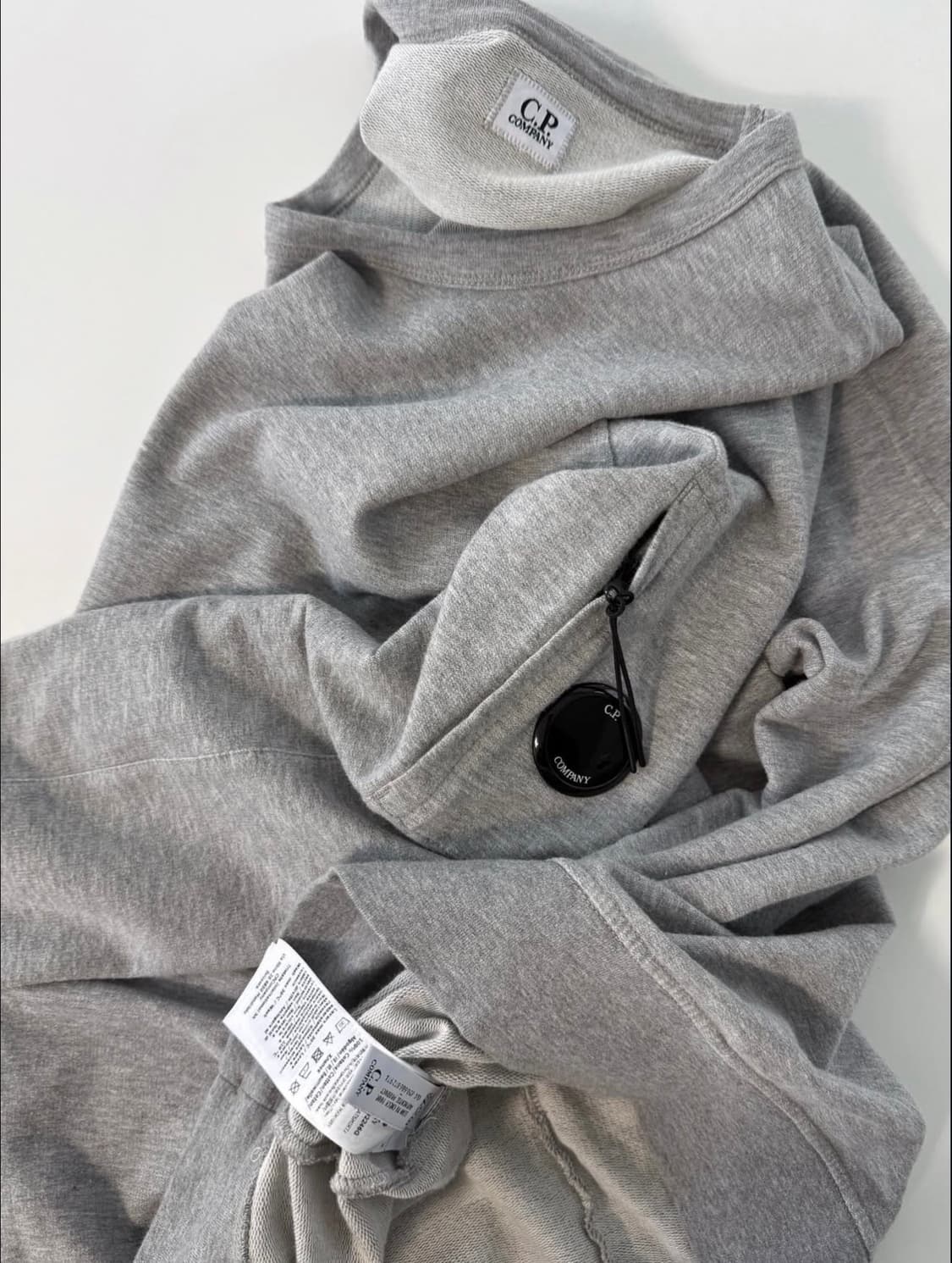 CP컴퍼니 렌즈 맨투맨 XL 상품이미지3