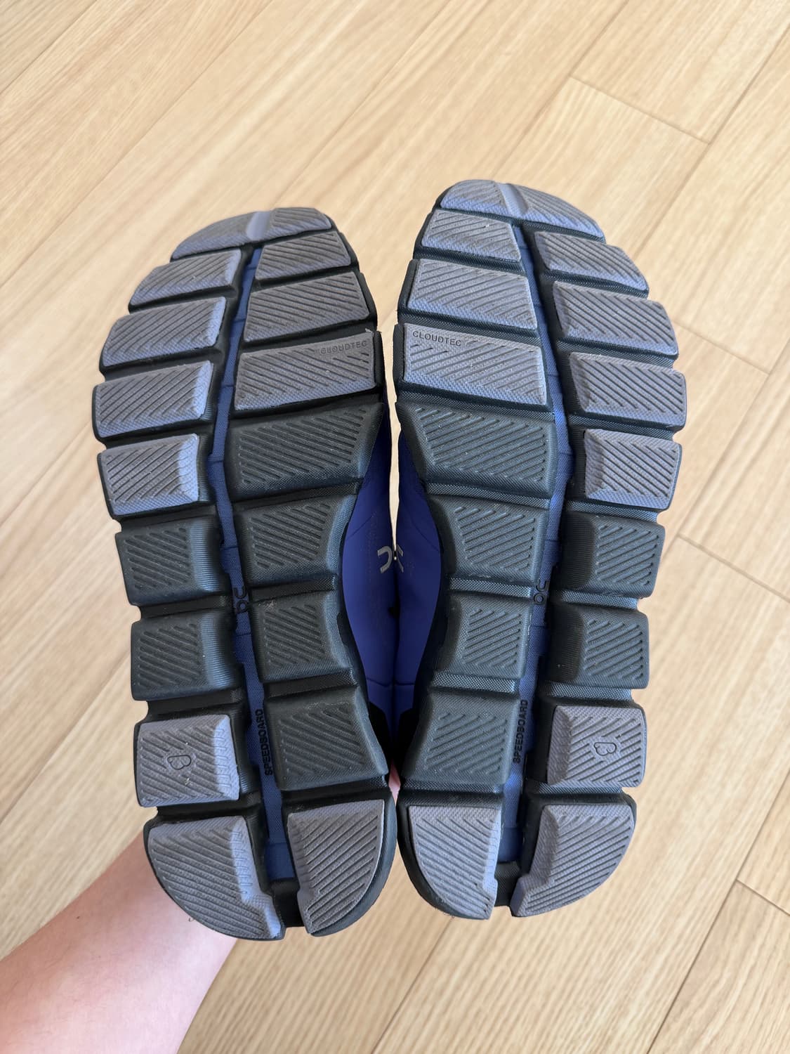 온러닝 클라우드x3 상품이미지6