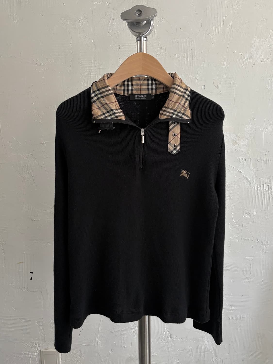 버버리 블랙라벨 노바체크 카라 블랙 반 집업 니트 상품이미지1