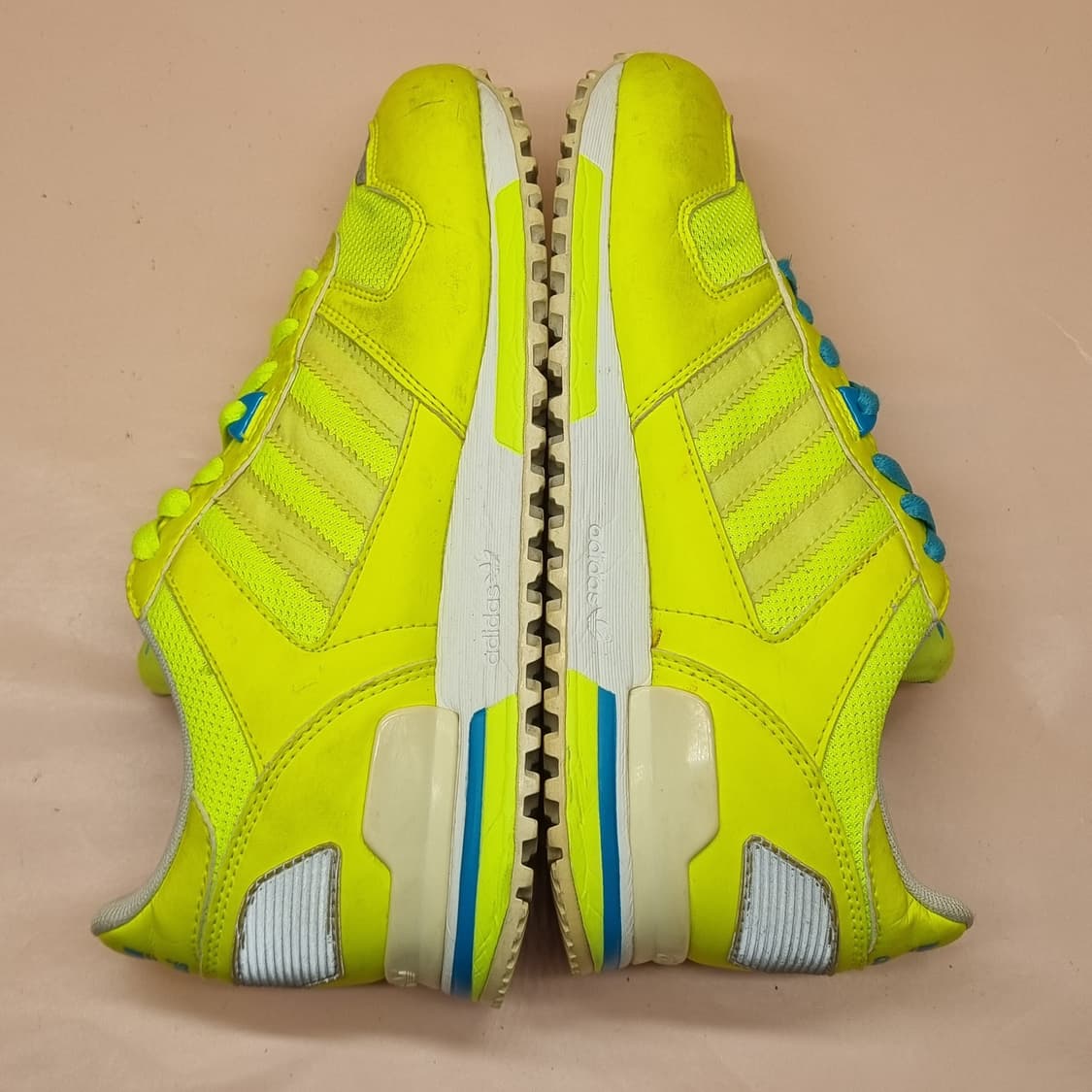 아디다스 ZX700  여성운동화235 상품이미지5