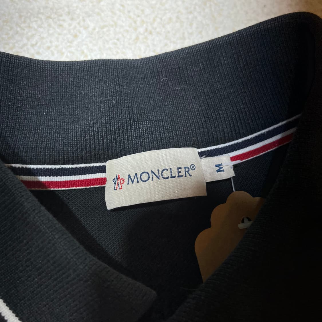 100 몽클레어 23SS 로고 카라넥 반팔 티셔츠 상품이미지3