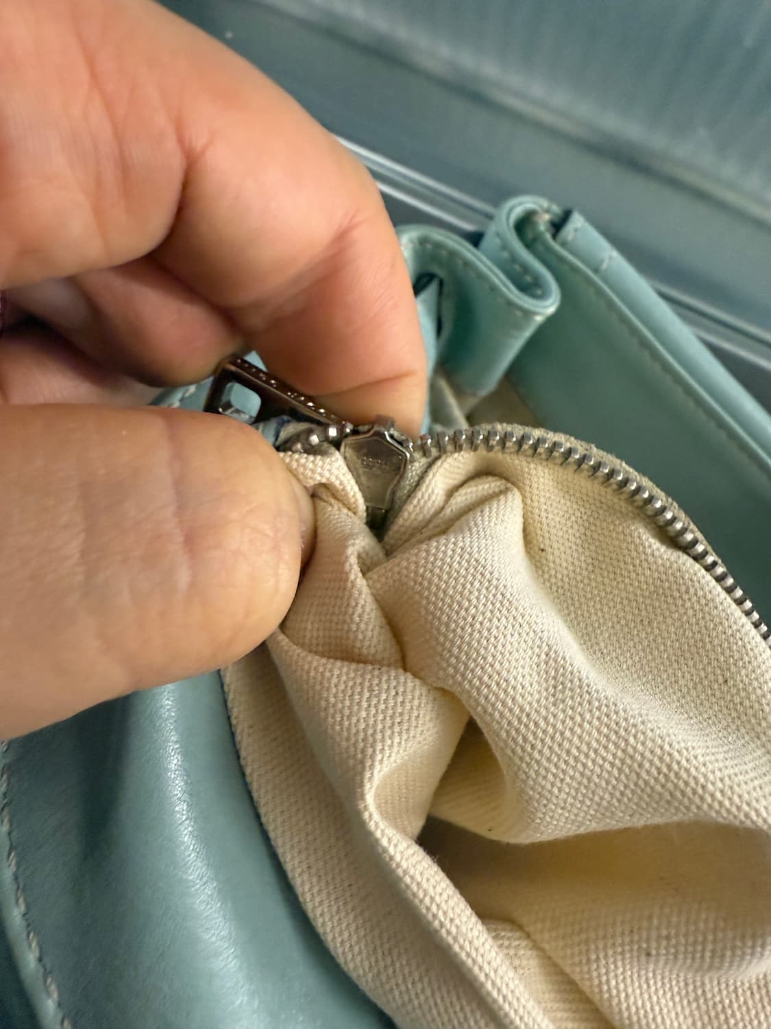 마크 제이콥스 정품 하늘색 숄더백 상품이미지4