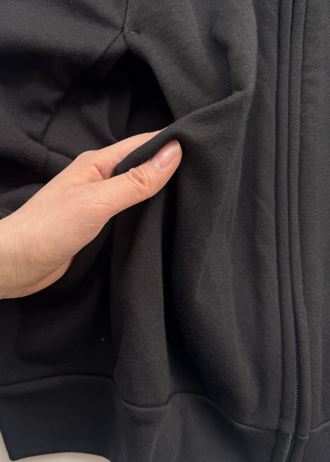 261 LIGHTWEIGHT ZIP HOODIE (BLACK) 상품이미지6