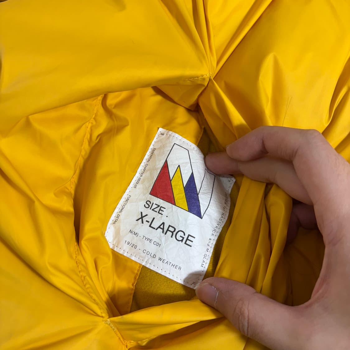 100-105 네스티킥 블랙 옐로우 리버시블 패딩 상품이미지3