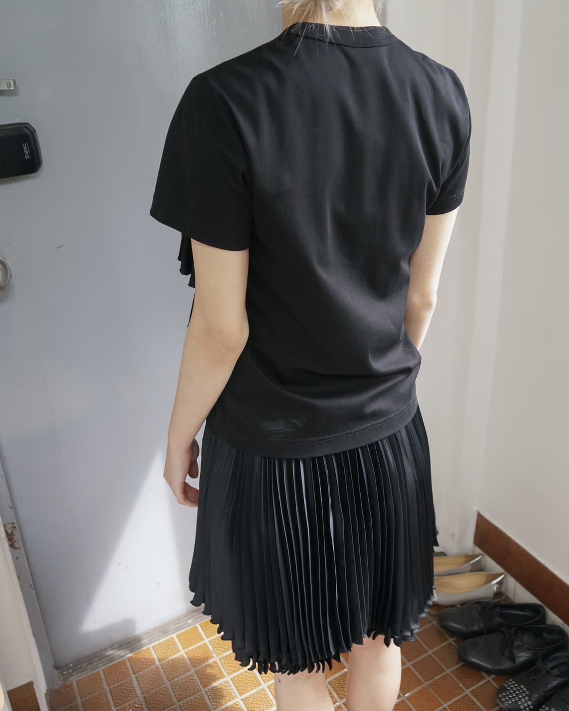 느와 케이 니노미야 프릴 티셔츠 상품이미지1