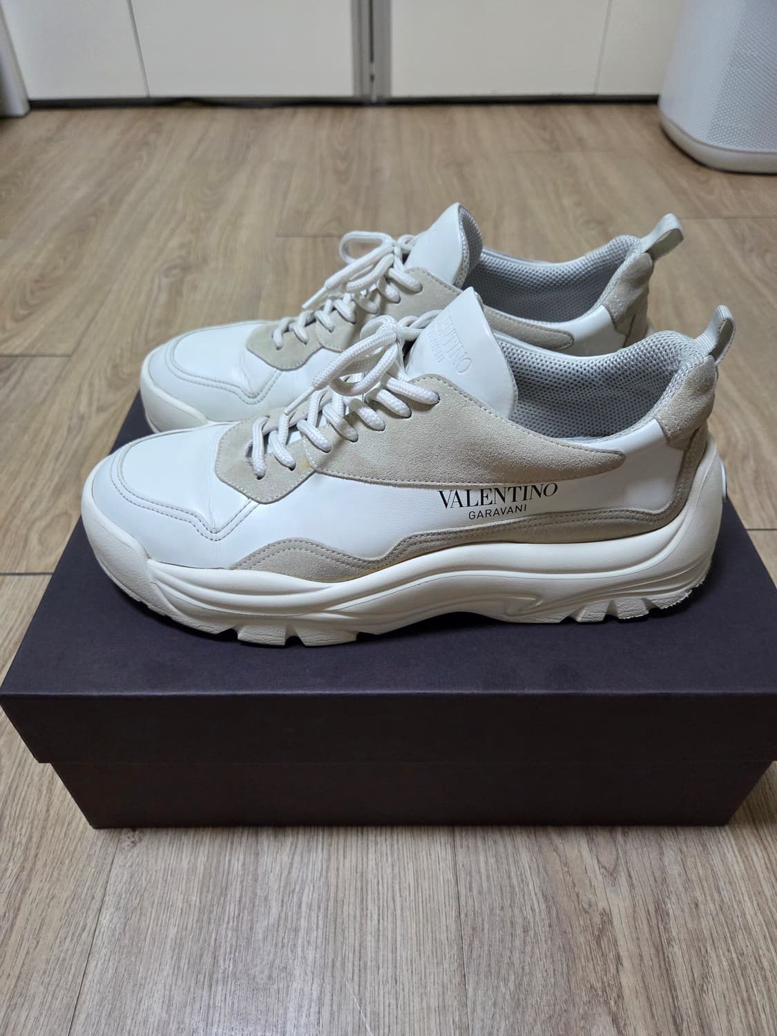 발렌티노 검보이 스니커즈 상품이미지1