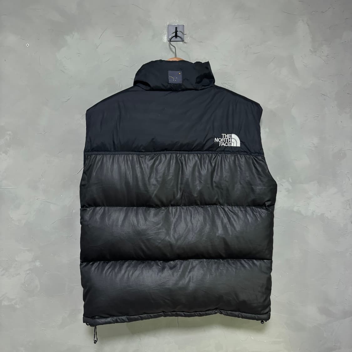 노스페이스 눕시 700 구스다운 패딩 조끼 검정 해외판 상품이미지6
