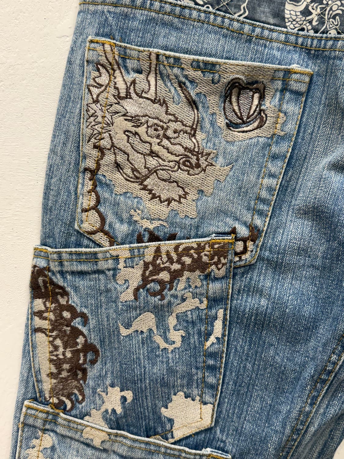 流儀独特 Dragon Embroidered Denim Shorts 상품이미지4