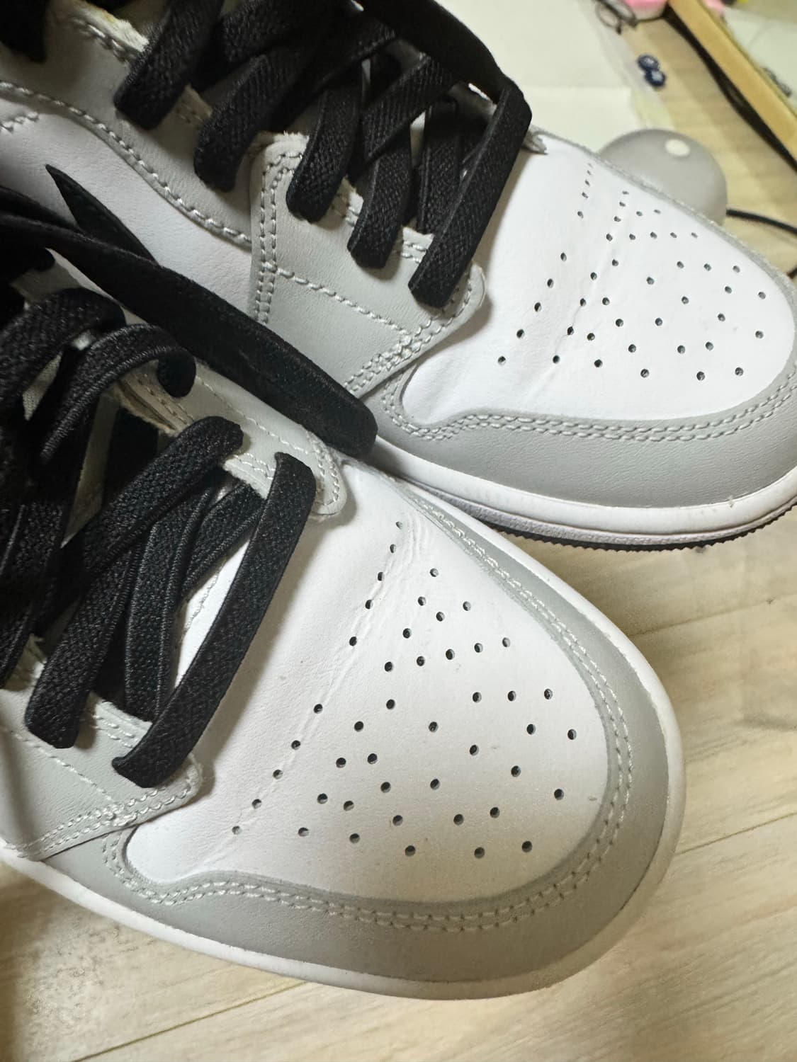 나이키 조던 1 미드 그레이 포그 235사이즈 상품이미지5