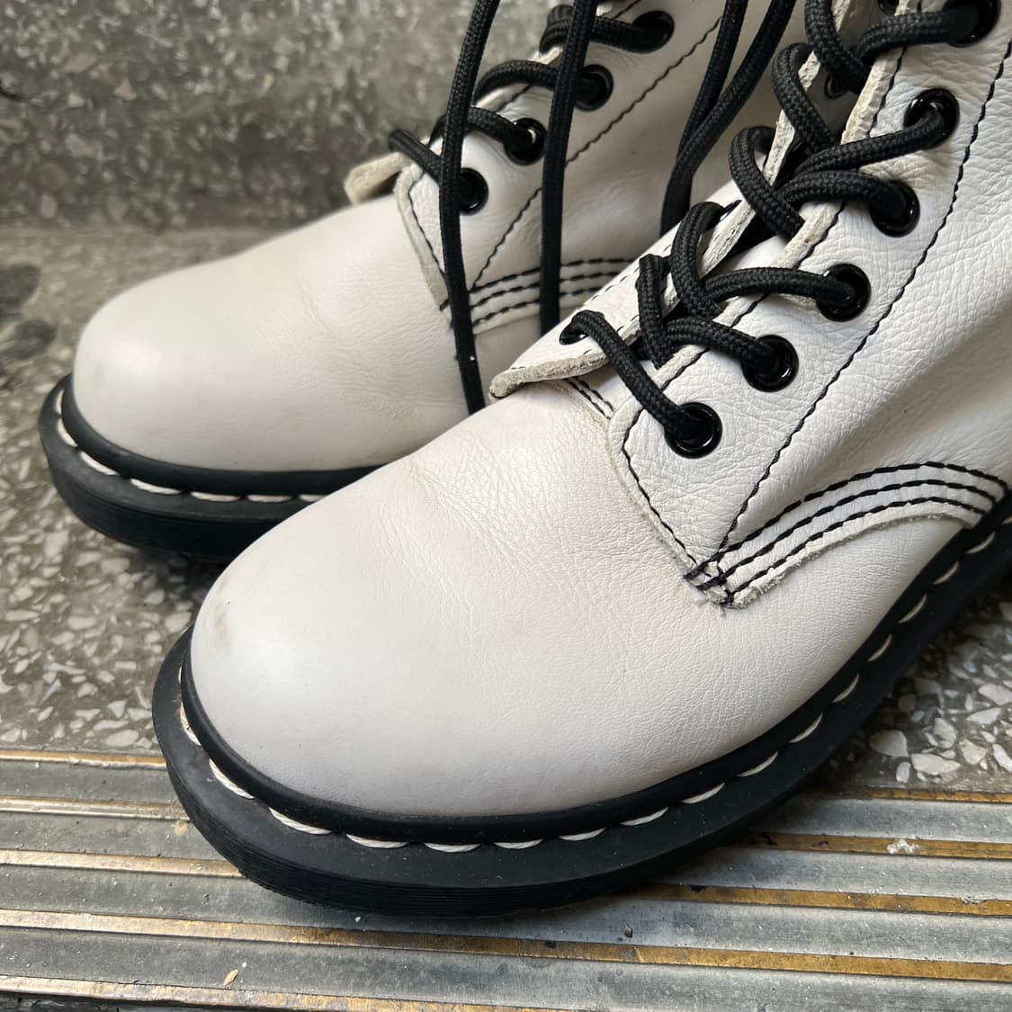 닥터마틴 1460 파스칼 화이트 부츠 상품이미지4