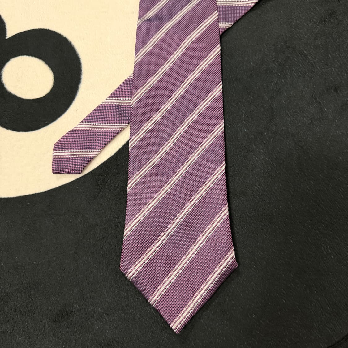 솔리드옴므 빈티지 실크 넥타이 (Navy & Yellow Paisley) 상품이미지3