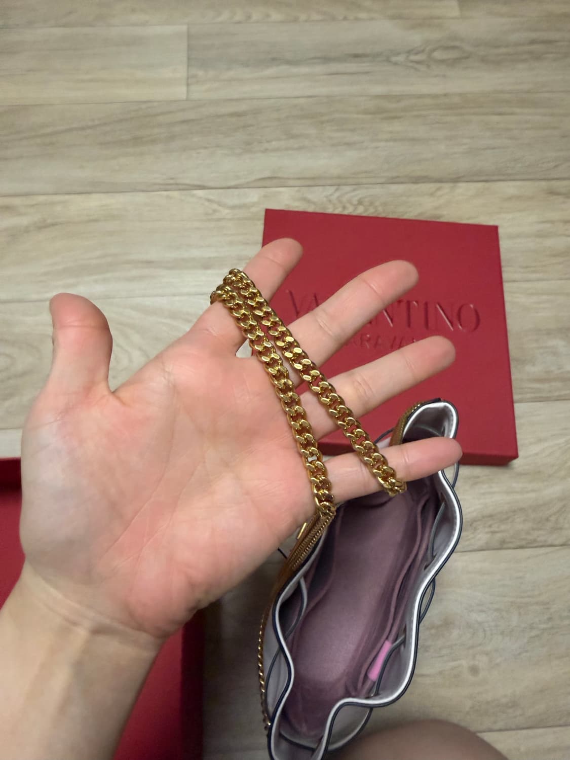 발렌티노 브이 버킷백 화이트 상품이미지6