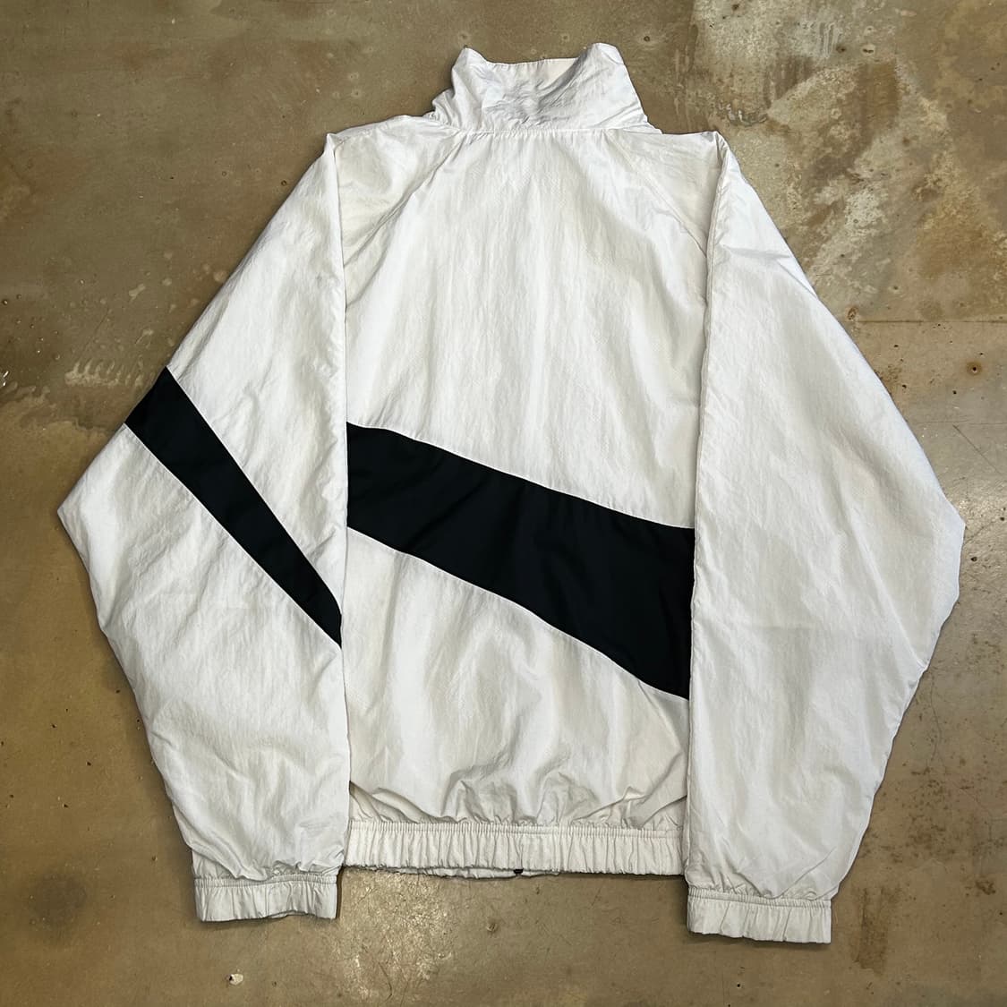 XXL 나이키 빅스우시 화이트 바람막이 상품이미지3