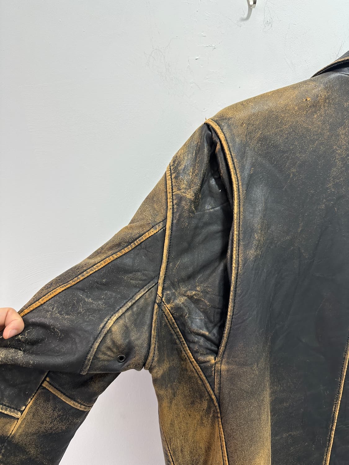 Calvin Klein dyed orange washing leather 상품이미지8