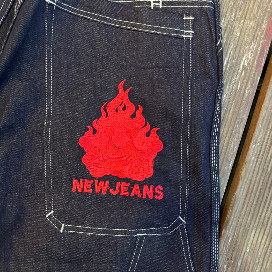 뉴진수 자수 데님팬츠 레드 상품이미지3