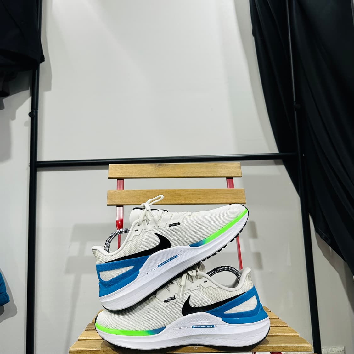 260) 나이키 운동화 남성 남자 런닝화 에어줌 스트럭처 상품이미지7